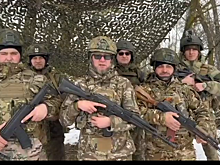 Российские бойцы поздравили женщин с 8 марта прямо с передовой