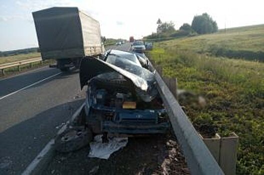 Выезд на «встречку»: в Оренбуржье в ДТП с грузовиком погиб водитель «ВАЗа»