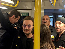 Группа U2 выступила на станции метро "Крещатик" в Киеве