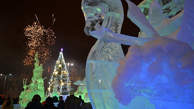 Сезон таяния бюджетов: Уральские города не экономят на ледовых городках
