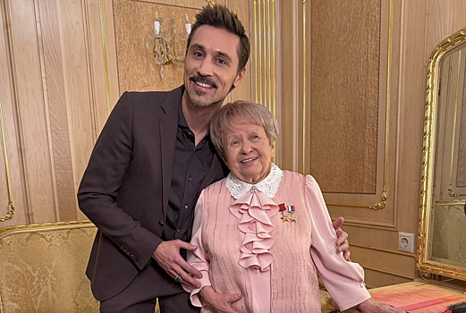 Дима Билан появился на празднике Александры Пахмутовой: фото именинницы