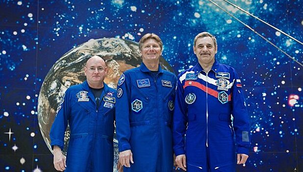 Космонавты Падалка и Корниенко вышли в открытый космос