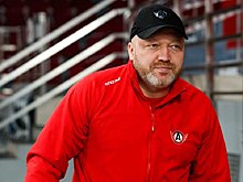 Заварухин про 1:4 от «Ак Барса»: «Автомобилист» робко начал, уважительно – это не понравилось. Не говорим игрокам тачдауны заносить – в основном все голы забиваются из-под ворот»