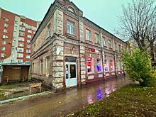 В Курске демонтировали самовольную пристройку у дома инженера Ишунина, памятника культурного наследия