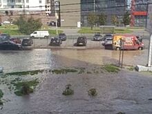 В Приморском районе прорвало трубу: затопило одну из улиц