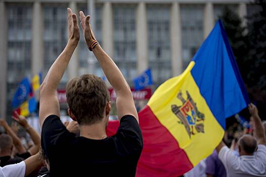 В Молдавии прошел митинг оппозиции, требовавшей отставки правительства