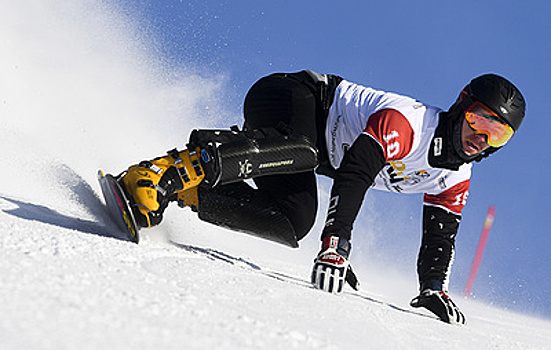 Логинов и Надыршина победили на этапе КМ по сноуборду