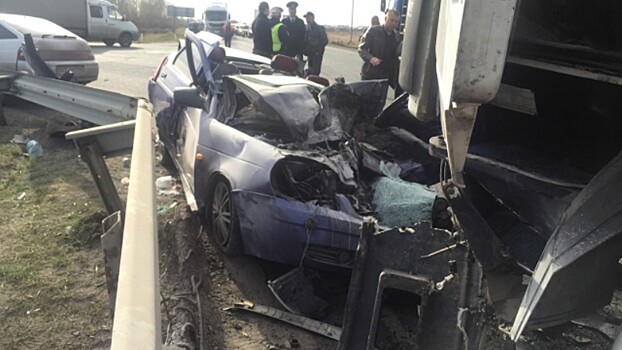 В Челябинске два грузовика спровоцировали массовое ДТП