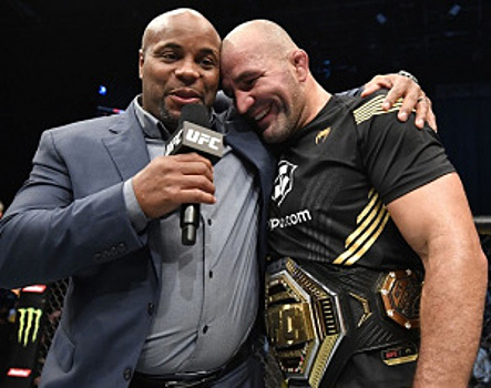 Возраст — не помеха! Обзор UFC 267