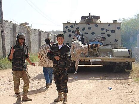 Монстр вернулся: тяжелый БТР участвует в боях за Триполи