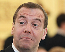 Медведев в восторге от идеи пересадить чиновников на "Лады"