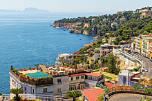 Жители Капри в Италии покидают остров из-за наплыва туристов