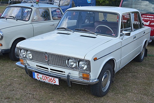 В России продают ВАЗ-2103 за 2 млн рублей