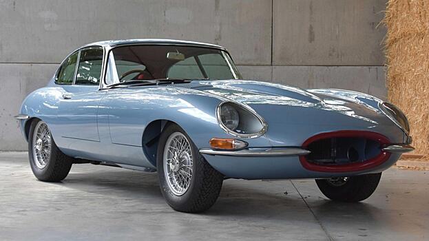 Посмотрите на этот прекрасно отреставрированный Jaguar E-Type