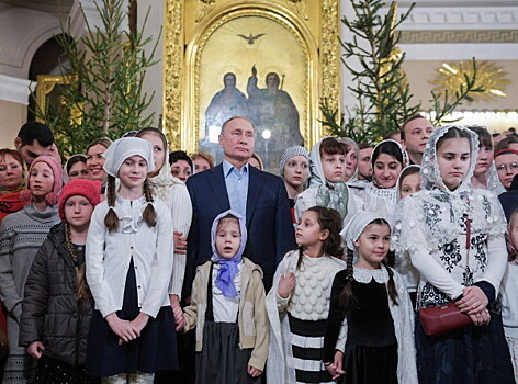 Чем известен Спасо-Преображенский собор, где встречал Рождество Путин