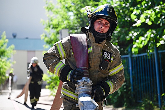 После удара дрона в Рязанской области произошел пожар на предприятии