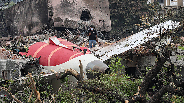 СМИ: пилот разбившегося в Индии Boeing мог страдать от психологических проблем