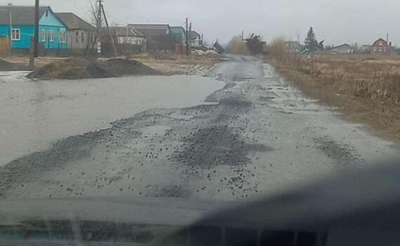 В селе Дьяконово Курской области местные жители жалуются на бездорожье