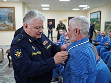 В госпитале Вишневского участники СВО получили дипломы и государственные награды