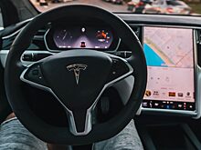 Автомобилем Tesla можно будет управлять через телефон