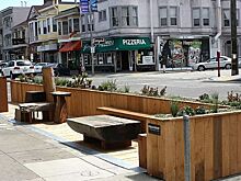 Парковочные места в Москве предложили отдать под скамейки