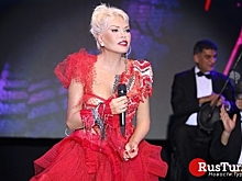 Ажда Пеккан заработала 2 миллиона на мороженом