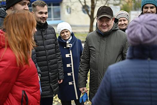Максим Егоров: «Погода позволяет завершить благоустройство дворов до наступления холодов»