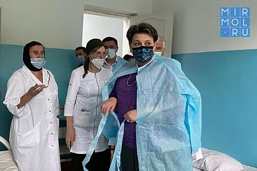 Глава Минздрава Дагестана посетила детей, госпитализированных с кишечным отравлением