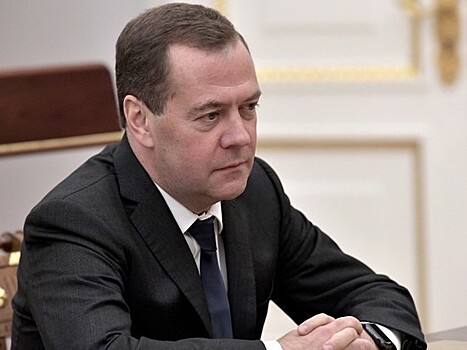 Медведев утвердил размер пособия по безработице на 2019 год