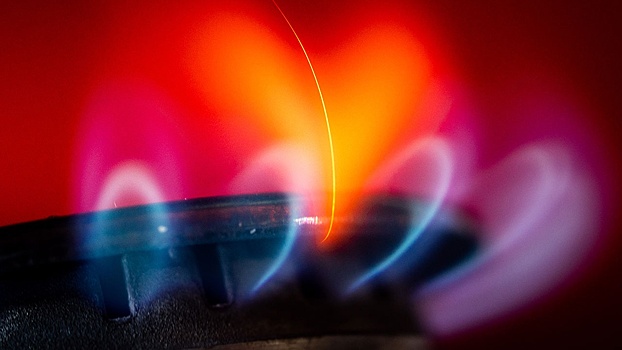Биржевые цены на газ в Европе снизились на 7,4% по данным торгов