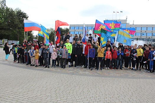 Юные анапские спортсмены провели эстафету в честь Великой Победы