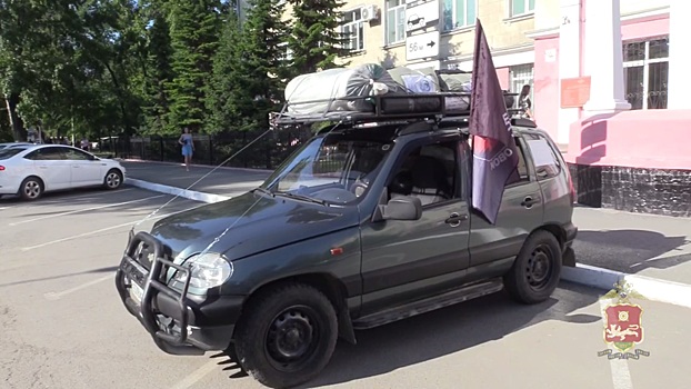 Ветераны и полицейские Хакасии приобрели автомобиль в помощь землякам, находящимся в зоне СВО