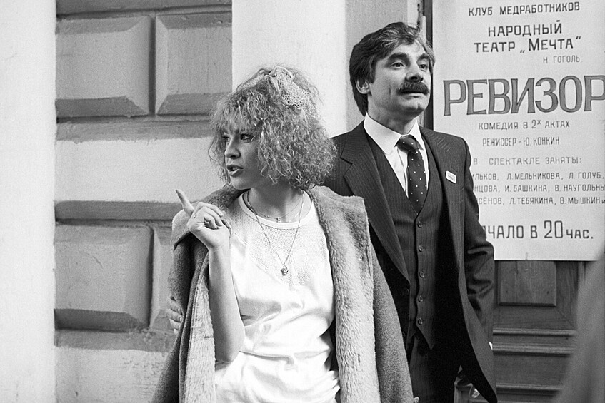 Актеры Александр Панкратов-Черный и Татьяна Догилева на съемках фильма Эльдара Рязанова «Забытая мелодия для флейты» (1987)