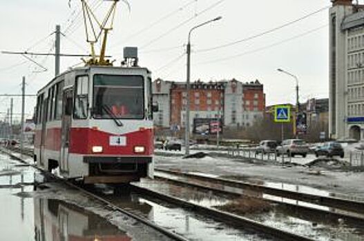 Омск надеется получить ещё 10 списанных в столице трамваев
