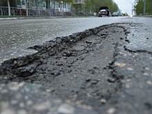 Дальнобойщики запустили флешмоб с призывом отремонтировать дороги