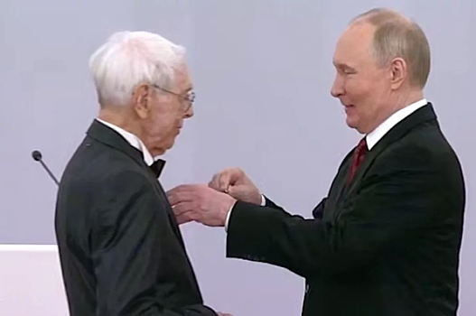 Композитор Александр Зацепин удостоен звания Героя Труда РФ