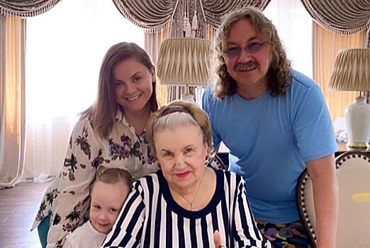 Поклонники Игоря Николаева отметили, что его дочь очень похожа на бабушку