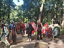 Стало известно, кто пришел на 40-й день на могилу к министру Старовойту