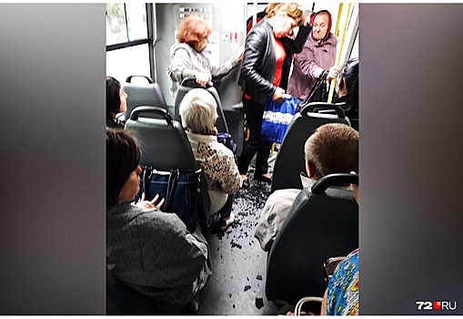 «Микроавтобус новый, после ТО»: кто ответит за падение осколков на пассажиров тюменской маршрутки