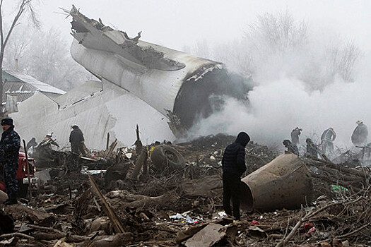 Boeing упал на дачный поселок под Бишкеком