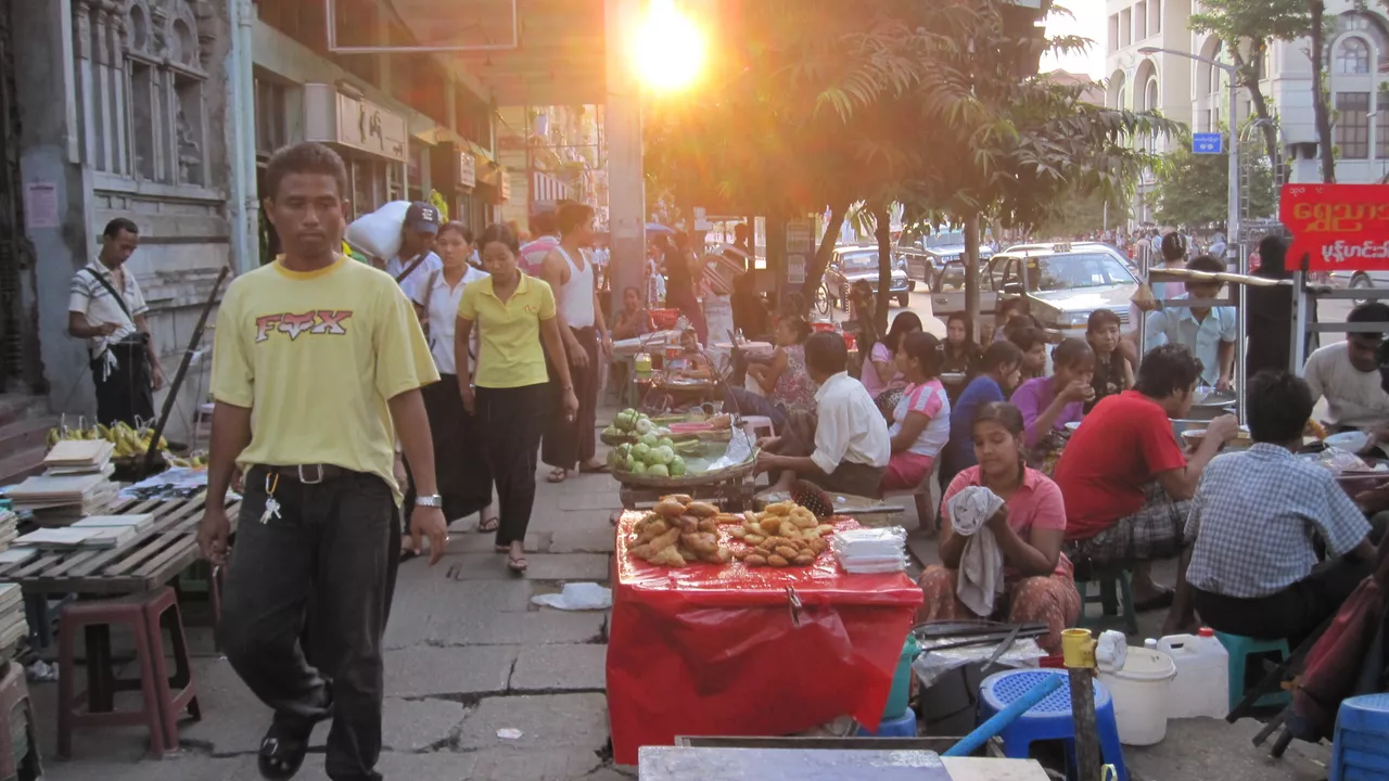 Россиянку из колл-центра на границе с Мьянмой передали посольству