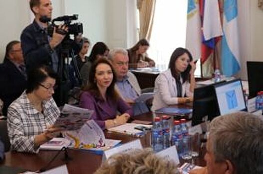 Литневская вынесла на обсуждение законопроект об общественных воспитателях