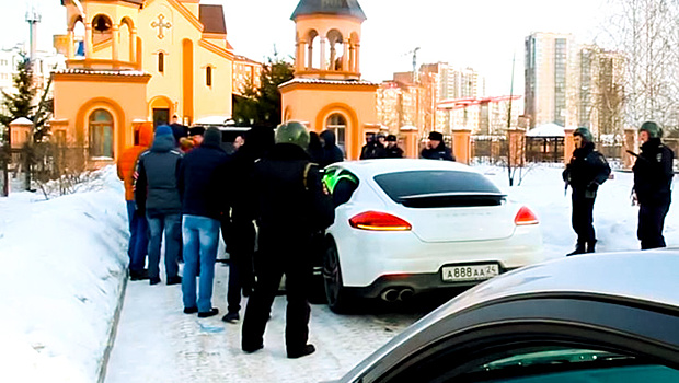Полиция остановила стреляющий свадебный кортеж в Красноярске