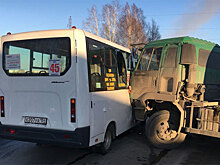 Бетономешалка въехала в маршрутку с пассажирами