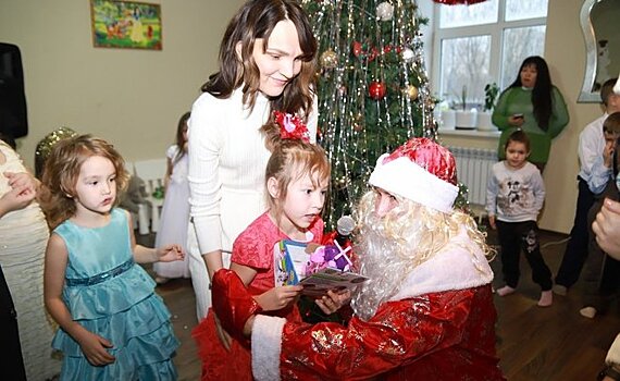 Стать Дедом Морозом: куда пожертвовать денег перед Новым годом