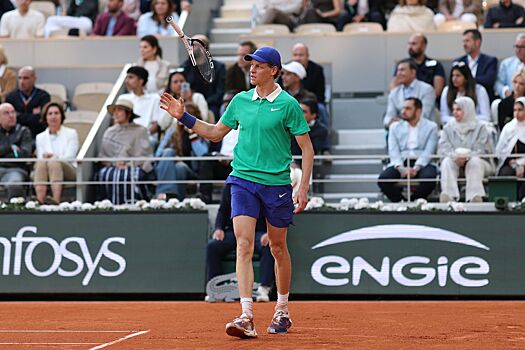 Синнера узнали на одной из заправок, где он ненадолго остановился заправить машину