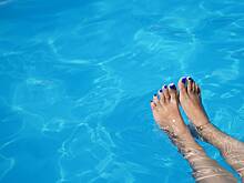 Футболист «Спартака» Угальде сделал предложение девушке с помощью бассейна