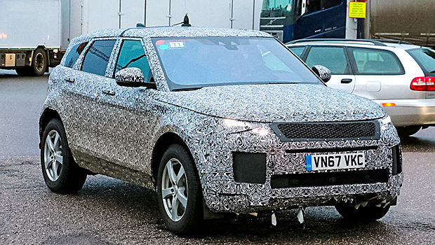 Названы сроки появления в РФ нового Range Rover Evoque