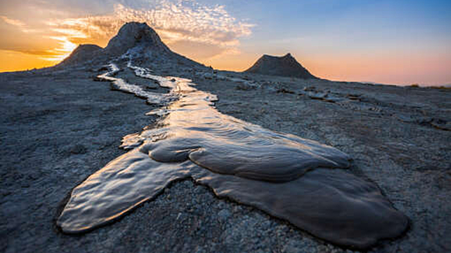 В Азербайджане произошло извержение грязевого вулкана
