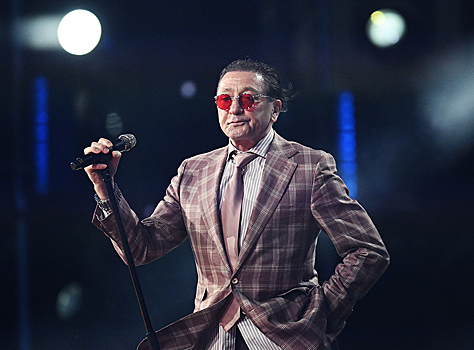 Лепс объяснил, почему не может жениться на Авроре: "Буду писать письмо президенту"